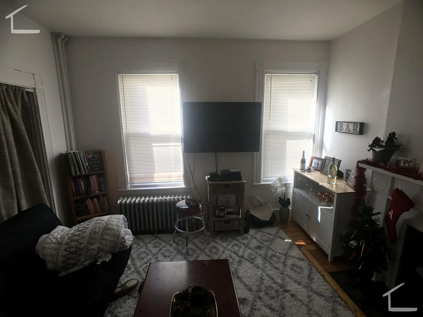 NIce 1 bed in prime BU location — Photo 4