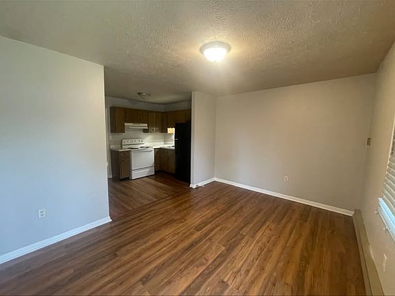 2nd image of 1760 Holly Dr #A