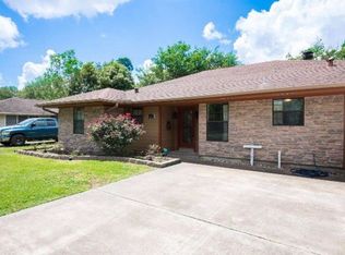 5049 Main Ave, Groves, TX 77619