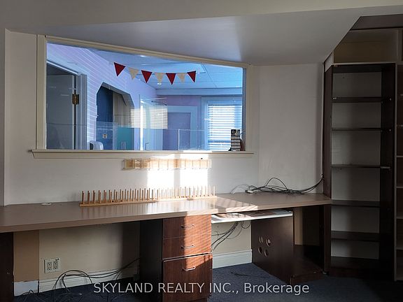 5th image of 1256 Danforth Rd