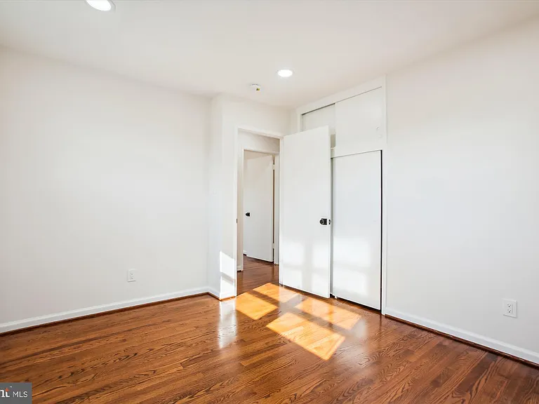 5201 Montgomery St — Photo 14