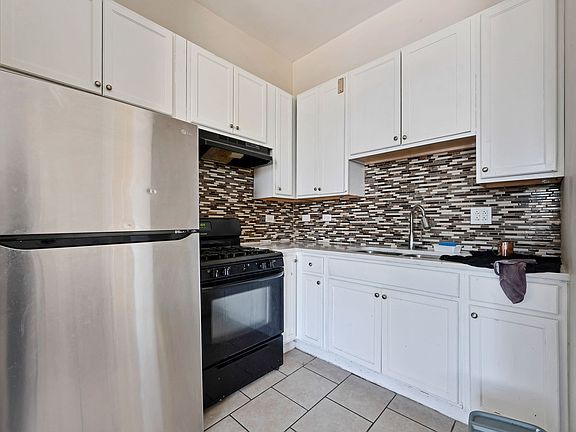 5th image of 317 S Homan Ave #1E