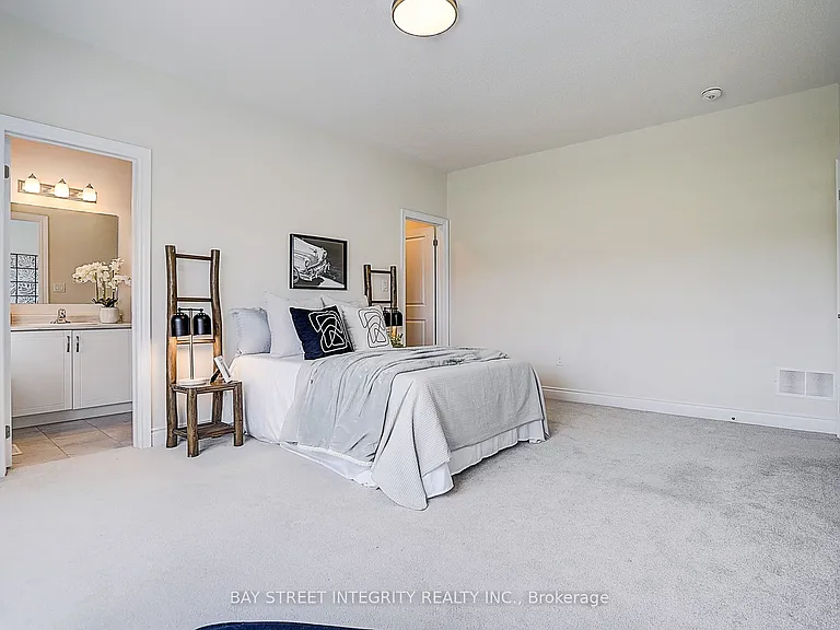 38 Settlers Rd E — Photo 41