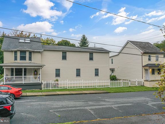 3rd image of 262 N Balliet St