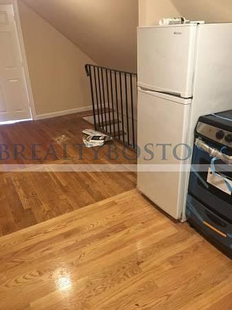2nd image of 66 Hall St
