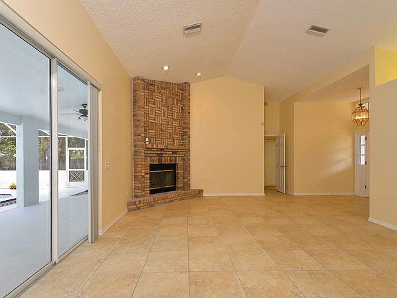 5th image of 18521 Winding Oaks Blvd