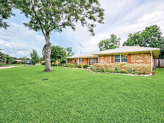 4th image of 1108 Verna Dr