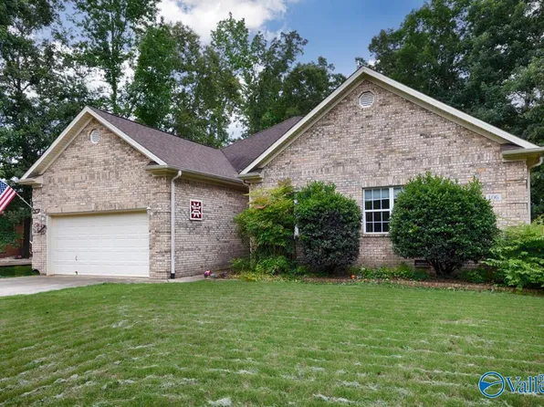 106 Whitfield Dr, Toney, AL 35773