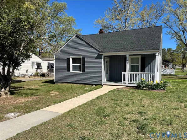 400 5th St, Blackstone, VA 23824