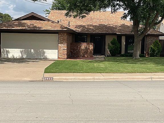 2nd image of 2412 Wydewood Dr