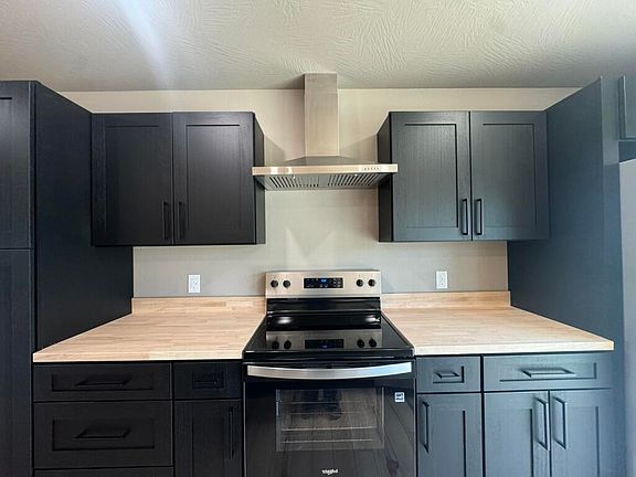 4th image of 1503 Eisenhower Street #A