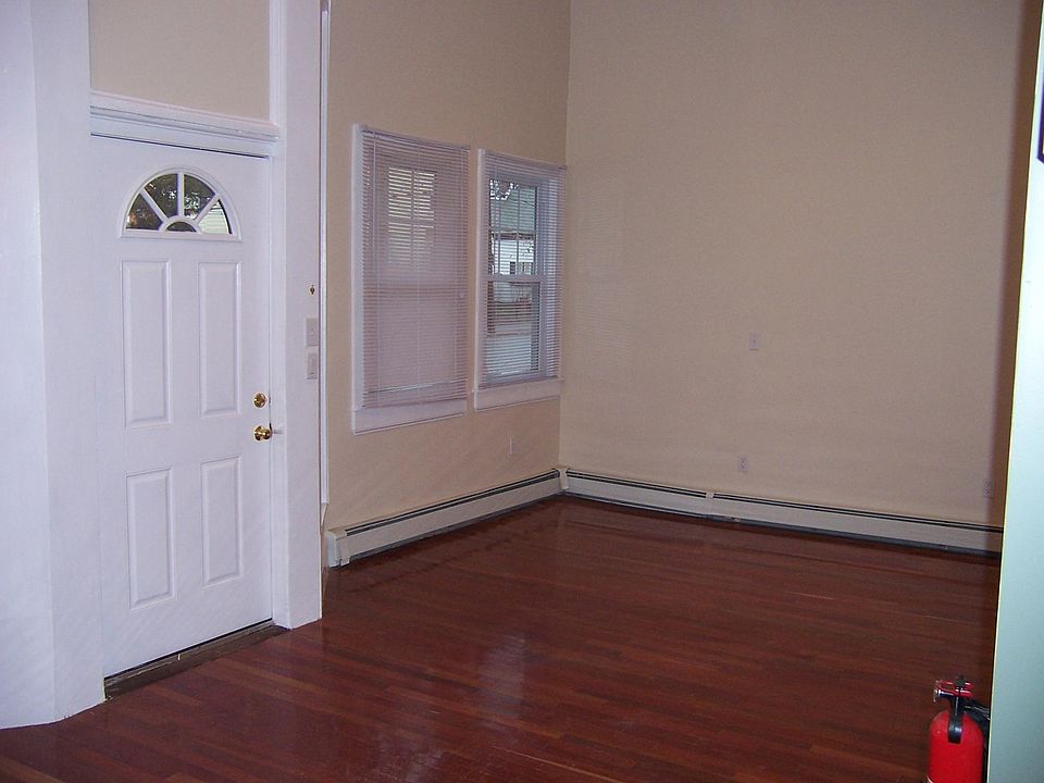 2nd image of 203 Camp St #1