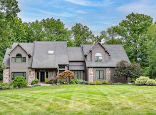 2029 Sycamore Hills Dr, Fort Wayne, IN 46814