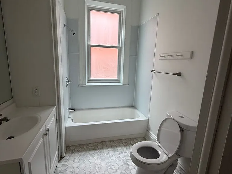 110 S Beaver St — Photo 16