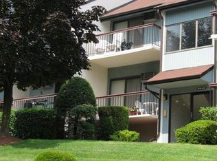 410 W Ridge Mews, Wood Ridge, NJ 07075