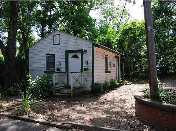 3rd image of 4713 South Blvd