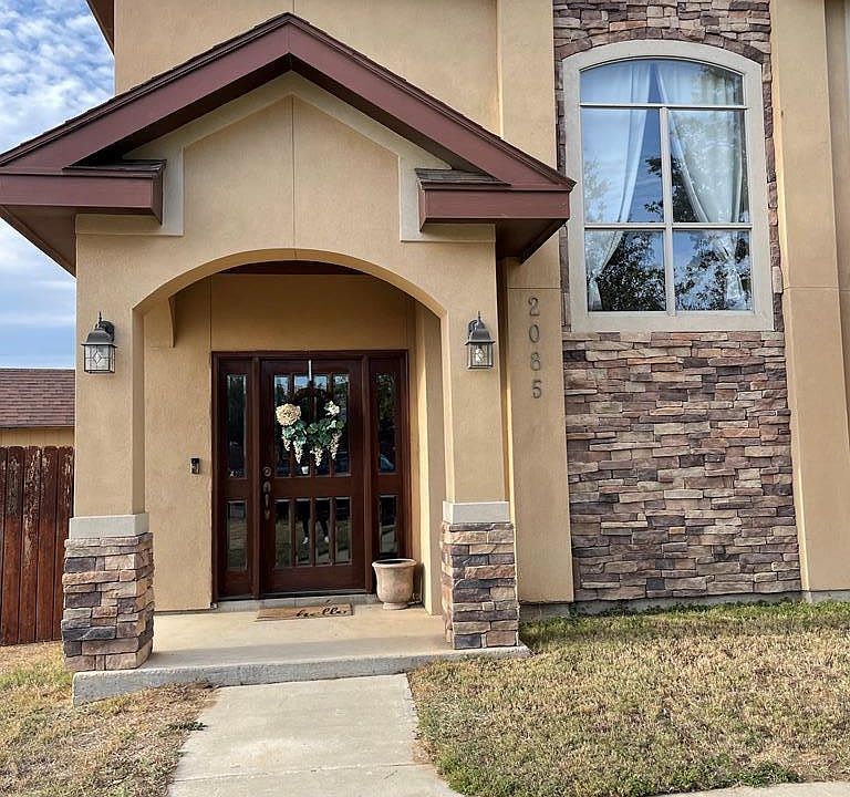 1st image of 2085 Silver Oak Cir