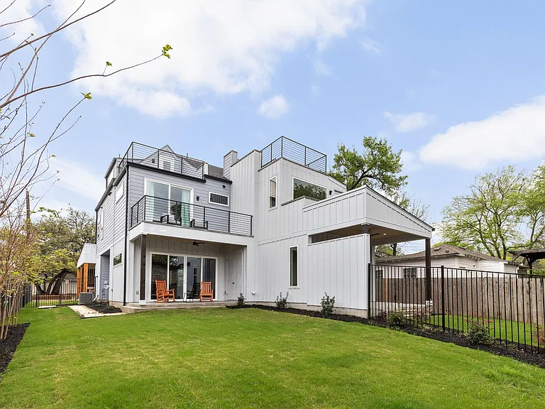 1402 Summit St #A — Photo 29
