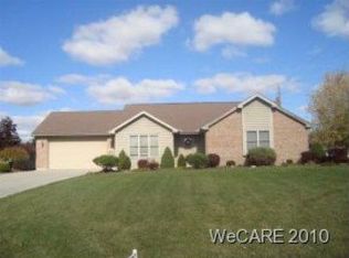 4352 Meadowlands Dr, Lima, OH 45805