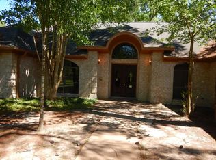 833 Baker Dr, Tomball, TX 77375