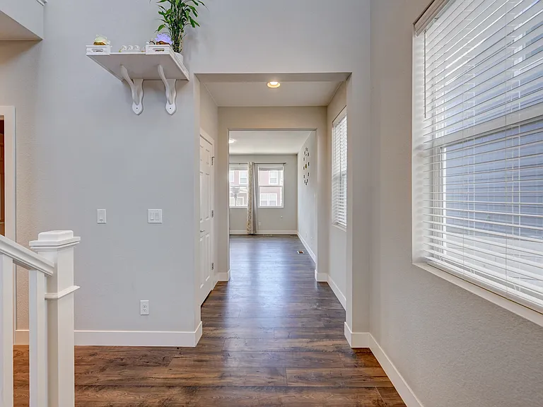 4713 Helena St — Photo 2