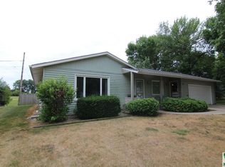 1611 Losure St, Sac City, IA 50583