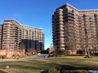 100 Carlyle Dr #1J, Cliffside Park, NJ 07010