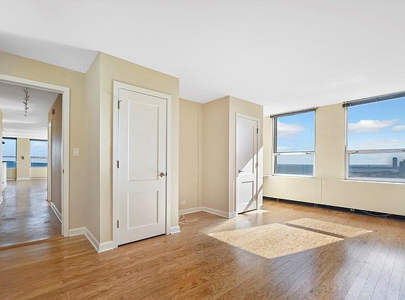 5th image of 2626 N Lakeview Ave APT 3103