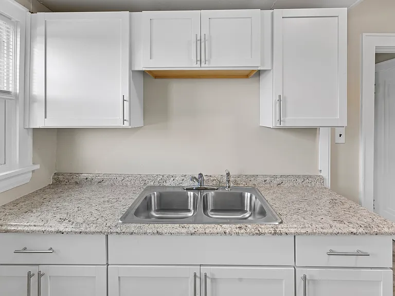 529 E Cuyahoga Falls Ave #3 — Photo 2