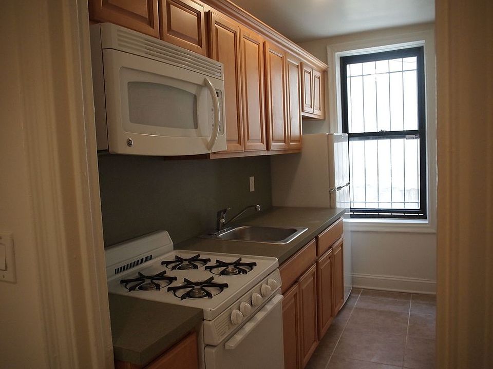 1st image of 245 Seaman Ave APT 1D
