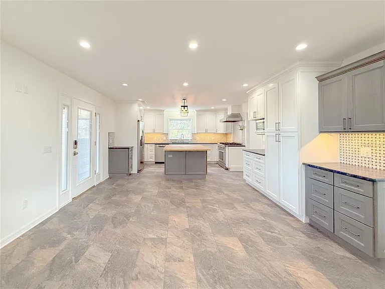 2827 Sanctuary Ln — Photo 12
