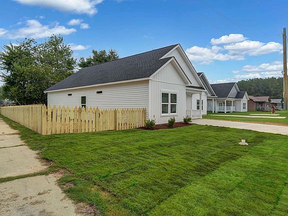 3rd image of 399 Terrace Way