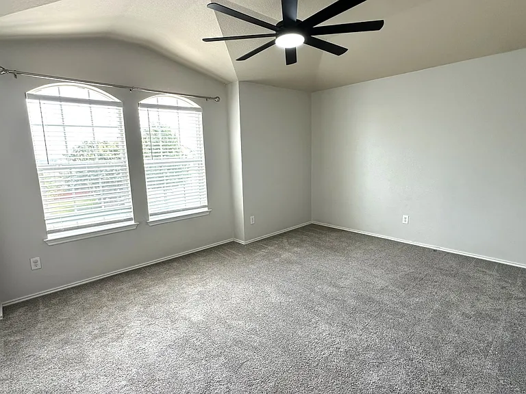 2303 Scott Dr — Photo 22