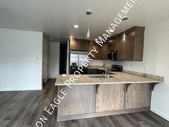 5th image of 117 Shoshone Ave