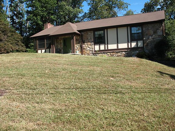 2nd image of 9419 Ravenwood Cir