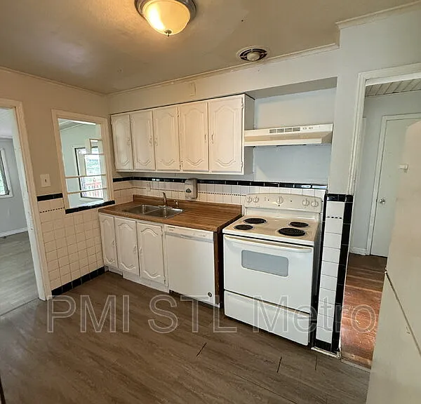 1131 Darr Dr — Photo 5