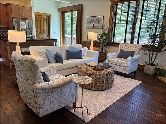 4th image of 52 Eagle Cottage Lane #8
