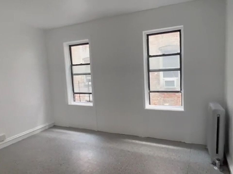 1st image of 105 E 192nd St APT 35
