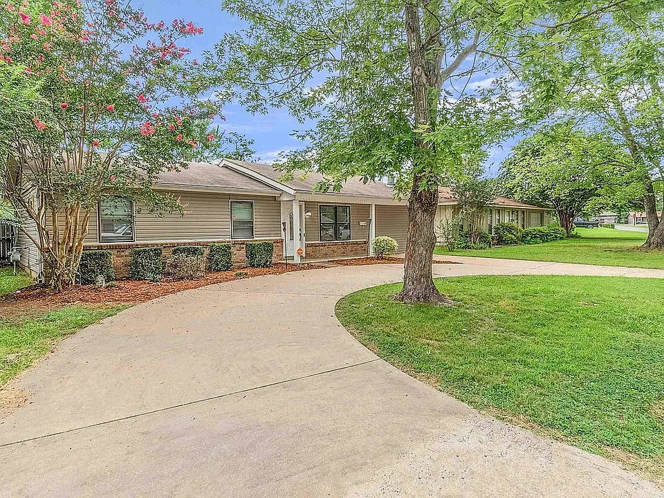 7903 Mustang Dr