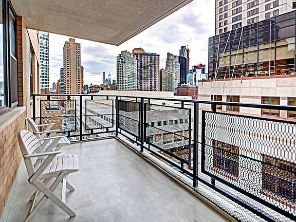 3rd image of 141 Amsterdam Ave #15A