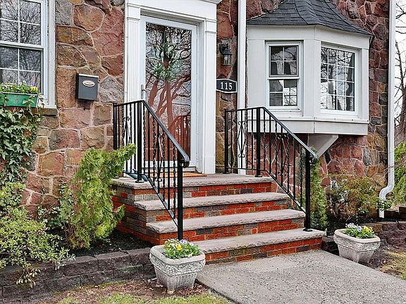 2nd image of 115 McKinley St