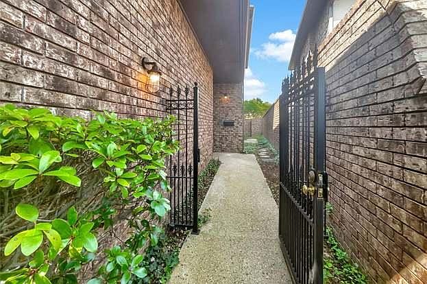 1st image of 12061 Tavel Cir