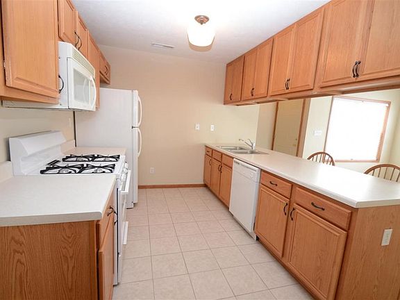 3rd image of 6350 Oak Crest Ln