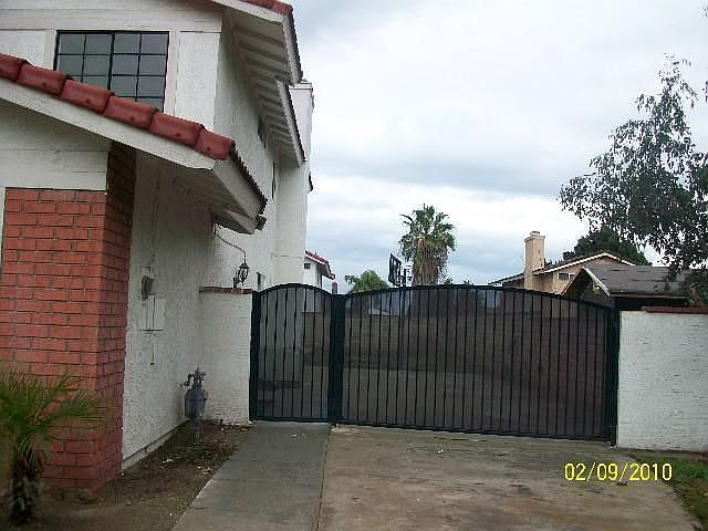 2nd image of 1085 N Sandelwood St