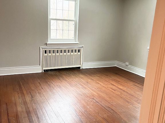 4th image of 121 E Curtin St #1
