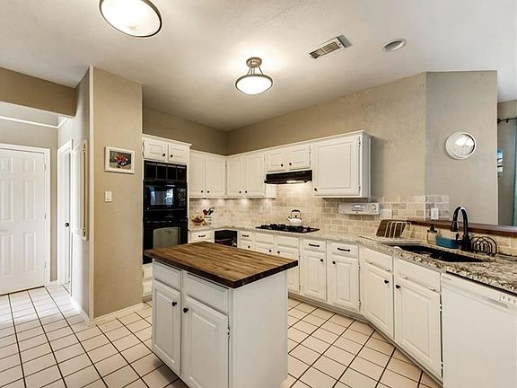 5th image of 7809 Calvert Ln