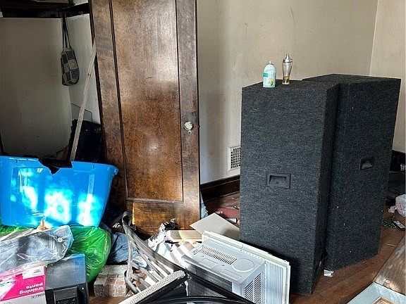 4th image of 123 Onondaga Ave