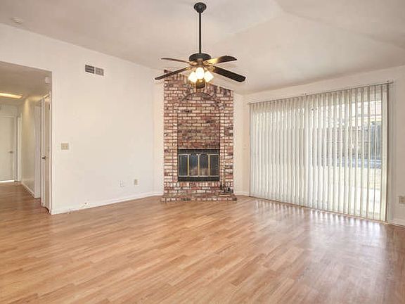 5th image of 4255 Chinquapin Way