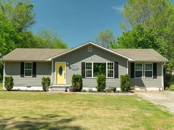 912 Barnabas St, Athens, TN 37303