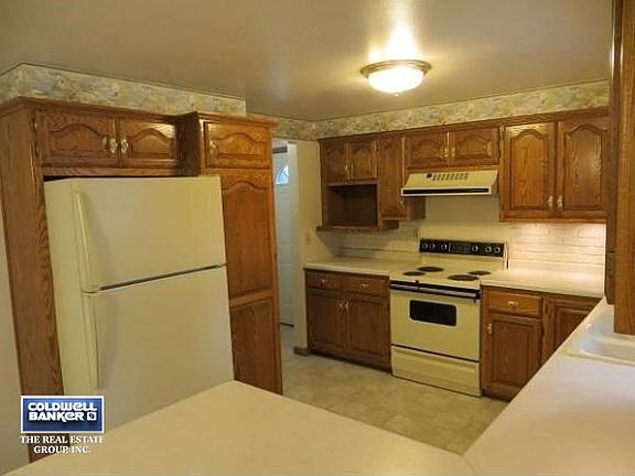 5th image of 1704 Arnold Dr
